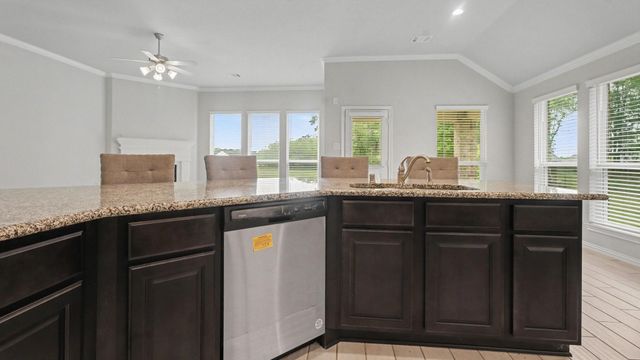 17 Road 6615, Dayton, TX 77535