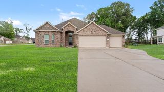 17 Road 6615, Dayton, TX 77535