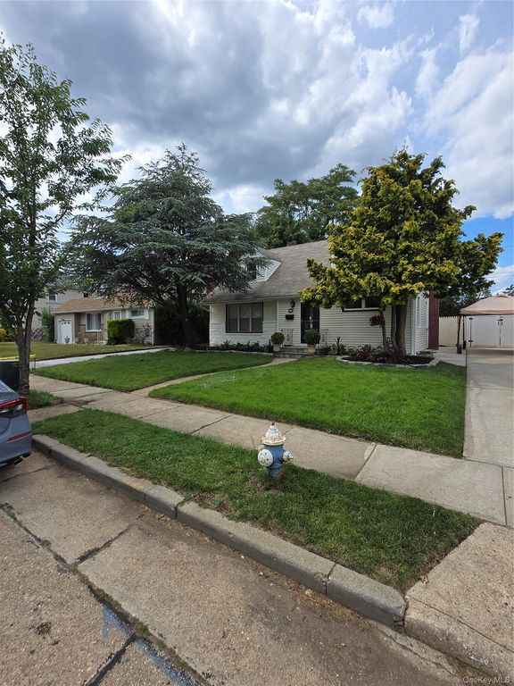 23 Harriman Avenue, Hempstead, NY 11550
