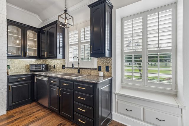5401 Hidden Valley Court, Mansfield, TX 76063