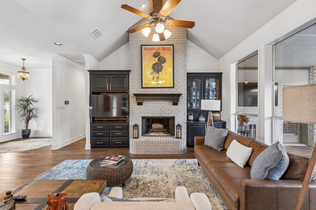 5401 Hidden Valley Court, Mansfield, TX 76063