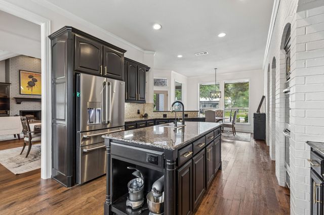 5401 Hidden Valley Court, Mansfield, TX 76063