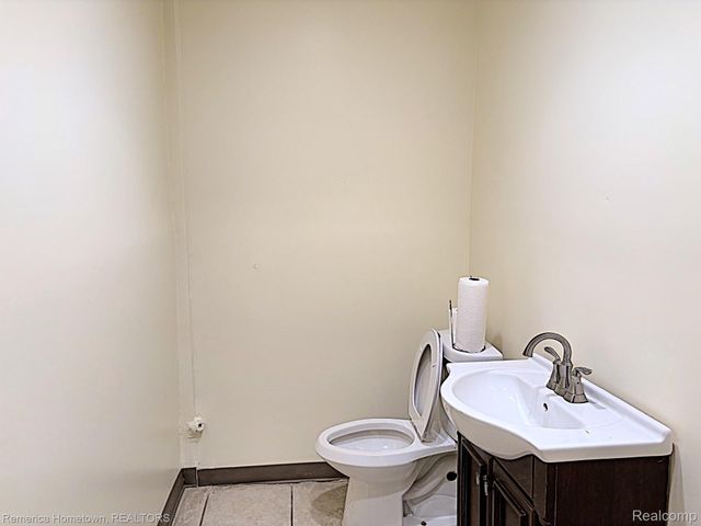 23806 Grand River Avenue, Detroit, MI 48219