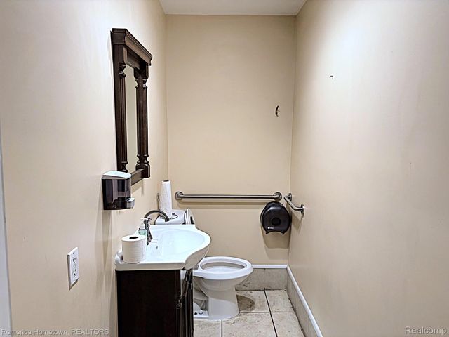 23806 Grand River Avenue, Detroit, MI 48219