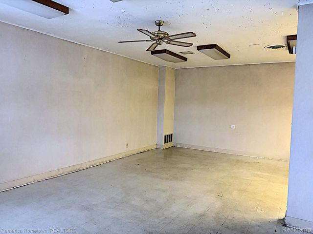 23806 Grand River Avenue, Detroit, MI 48219