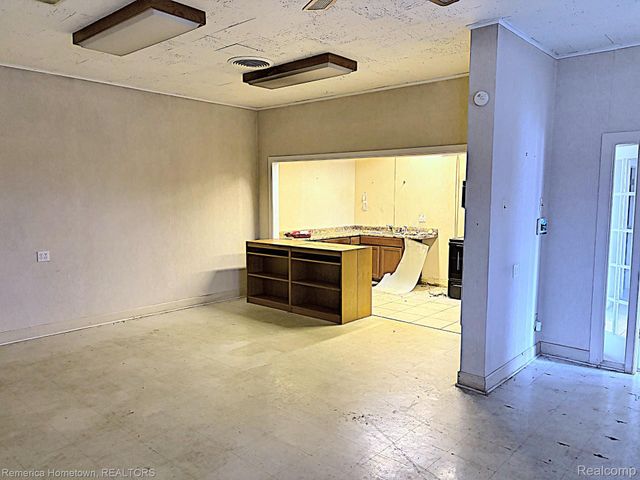 23806 Grand River Avenue, Detroit, MI 48219