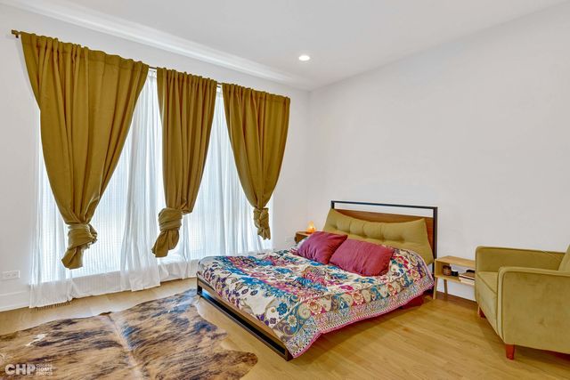 1920 S Shelby Court, Chicago, IL 60608