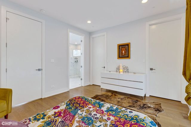 1920 S Shelby Court, Chicago, IL 60608