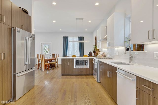 1920 S Shelby Court, Chicago, IL 60608