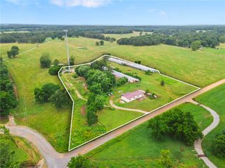 9383 Coker Road, Gentry, AR 72734