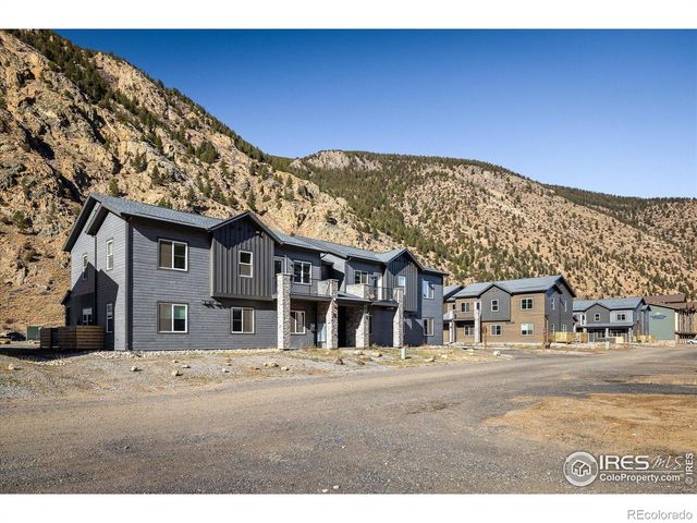 2121 Hummingbird Way 3-201, Georgetown, CO 80444