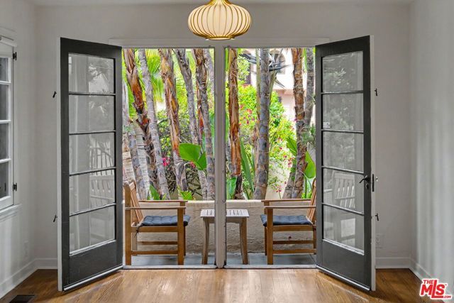 1262 S Burnside Avenue, Los Angeles, CA 90019