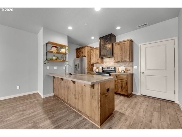 179 N 44TH Pl, Ridgefield, WA 98642