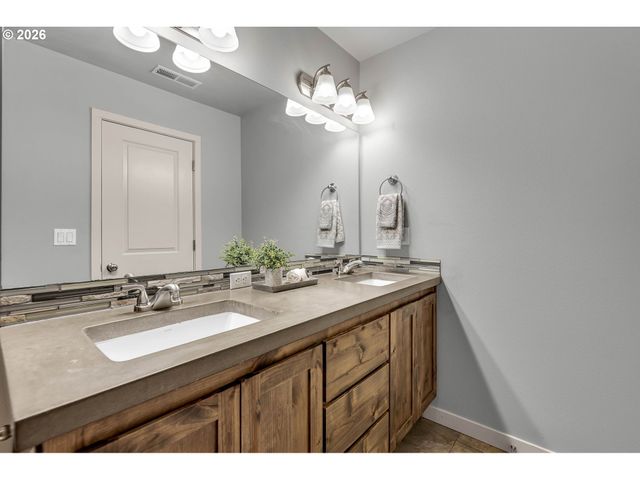 179 N 44TH Pl, Ridgefield, WA 98642