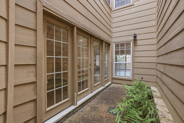 12625 Memorial Drive 16, Houston, TX 77024