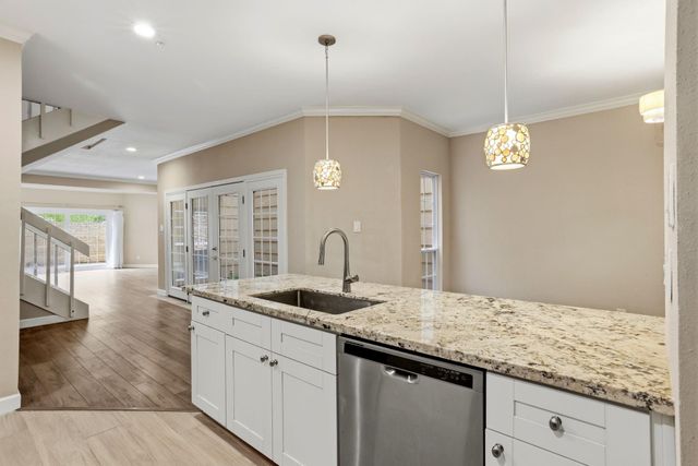 12625 Memorial Drive 16, Houston, TX 77024