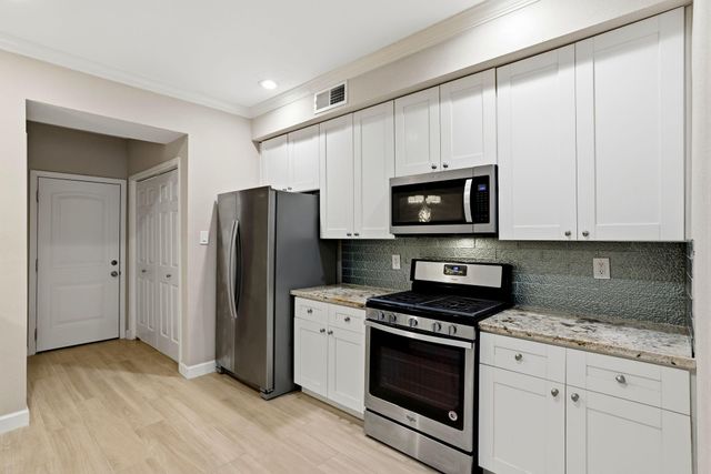 12625 Memorial Drive 16, Houston, TX 77024