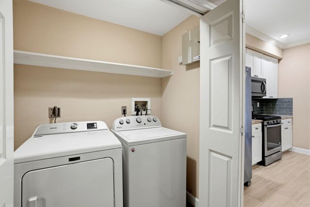 12625 Memorial Drive 16, Houston, TX 77024