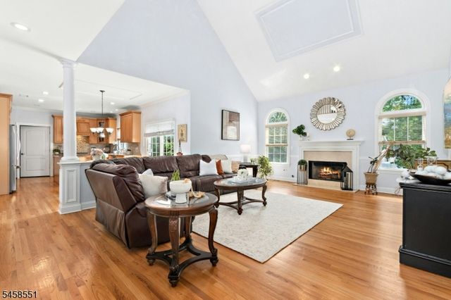 165 BRIARHEATH LANE, Clark Twp., NJ 07066
