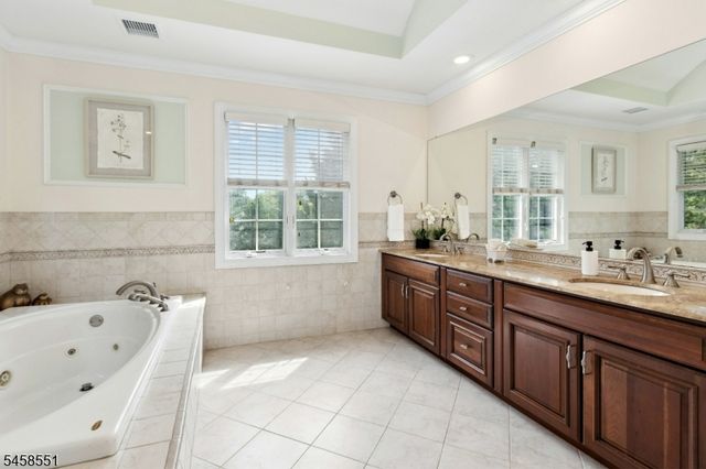 165 BRIARHEATH LANE, Clark Twp., NJ 07066