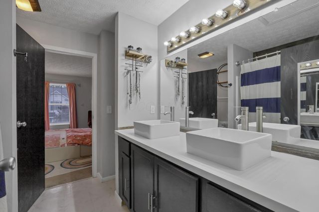 6828 Axtel Drive, 23B, Canal Winchester, OH 43110