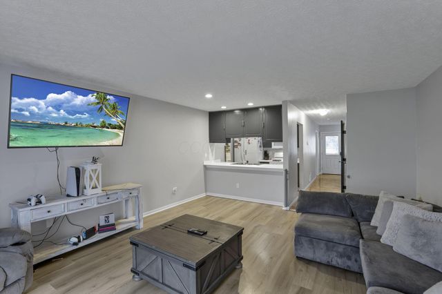 6828 Axtel Drive, 23B, Canal Winchester, OH 43110