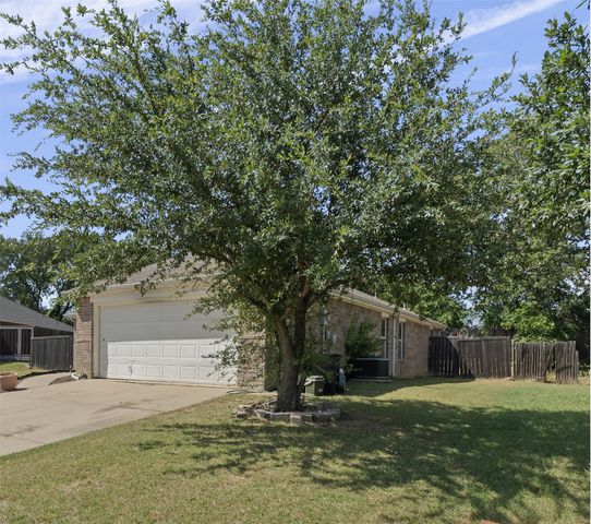 4509 Forest Glen Drive, Forest Hill, TX 76119