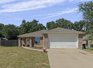 4509 Forest Glen Drive, Forest Hill, TX 76119