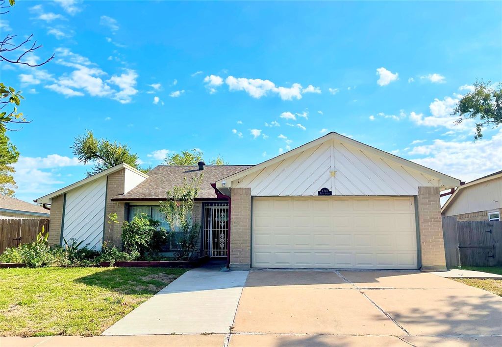 4718 Misty Shadows Drive, Houston, TX 77041