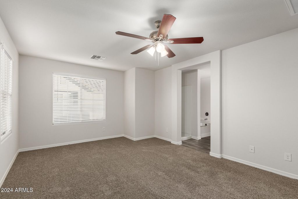 Image 19 of property listing at 919 E AGUA FRIA Lane, Avondale, AZ 85323