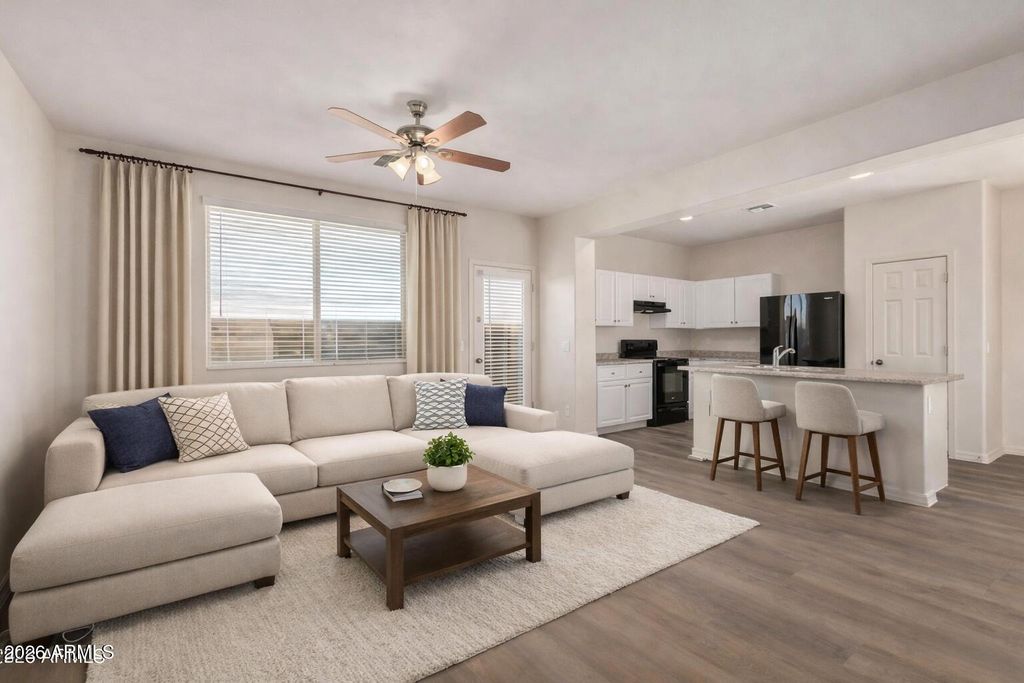 Image 2 of property listing at 919 E AGUA FRIA Lane, Avondale, AZ 85323