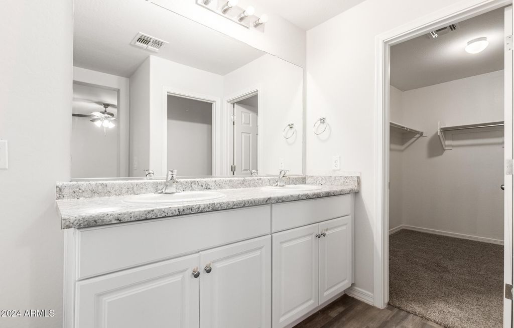 Image 22 of property listing at 919 E AGUA FRIA Lane, Avondale, AZ 85323