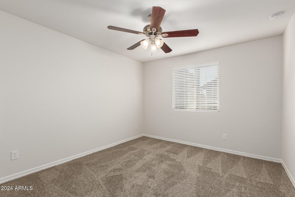 Image 26 of property listing at 919 E AGUA FRIA Lane, Avondale, AZ 85323