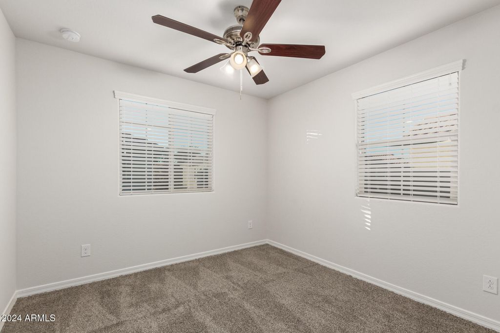 Image 28 of property listing at 919 E AGUA FRIA Lane, Avondale, AZ 85323