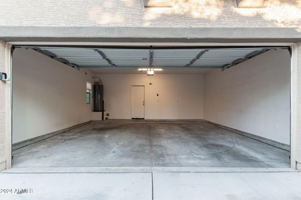 Image 31 of property listing at 919 E AGUA FRIA Lane, Avondale, AZ 85323