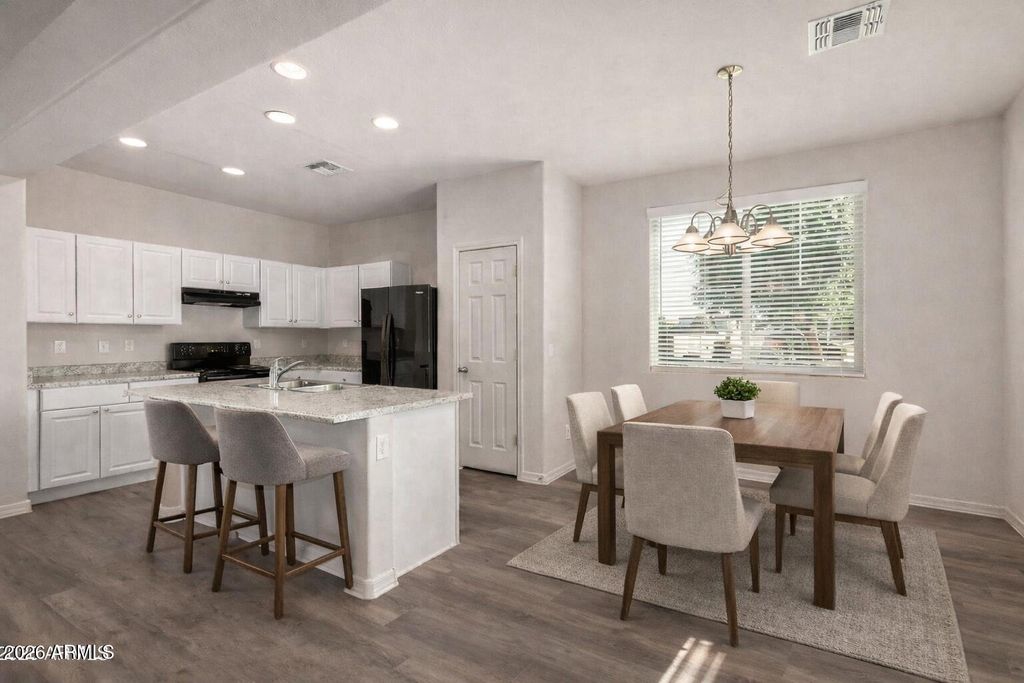 Image 4 of property listing at 919 E AGUA FRIA Lane, Avondale, AZ 85323