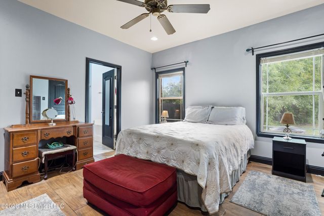 950 Old Towne Street, Gulfport, MS 39507