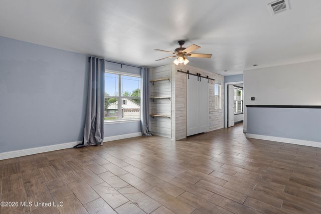 950 Old Towne Street, Gulfport, MS 39507