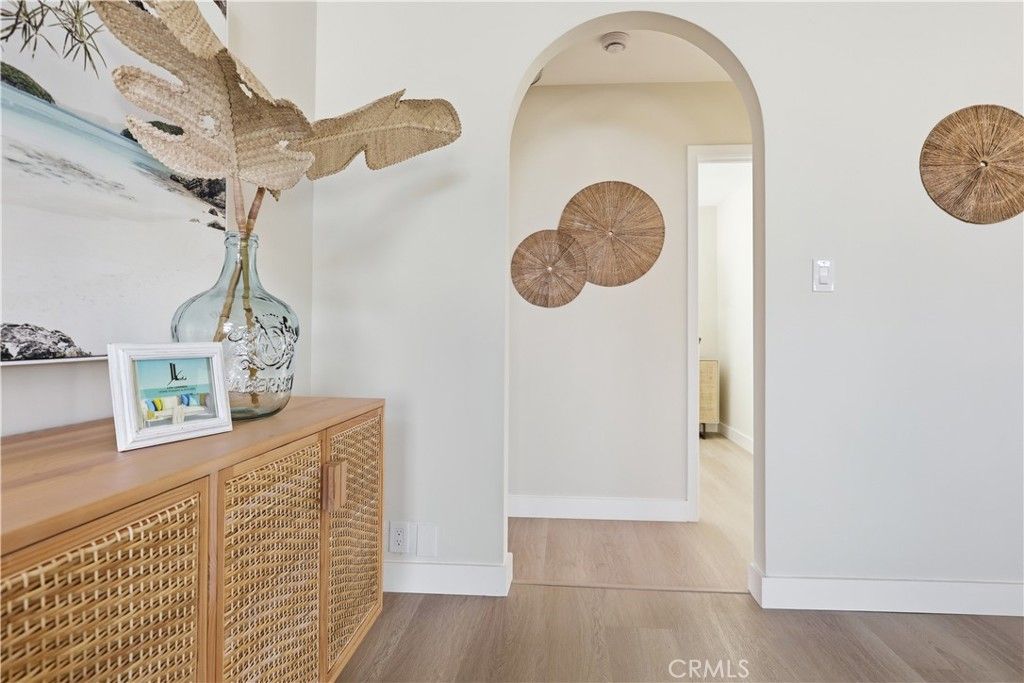 Image 14 of property listing at 6200 W 77th Street, Los Angeles, CA 90045