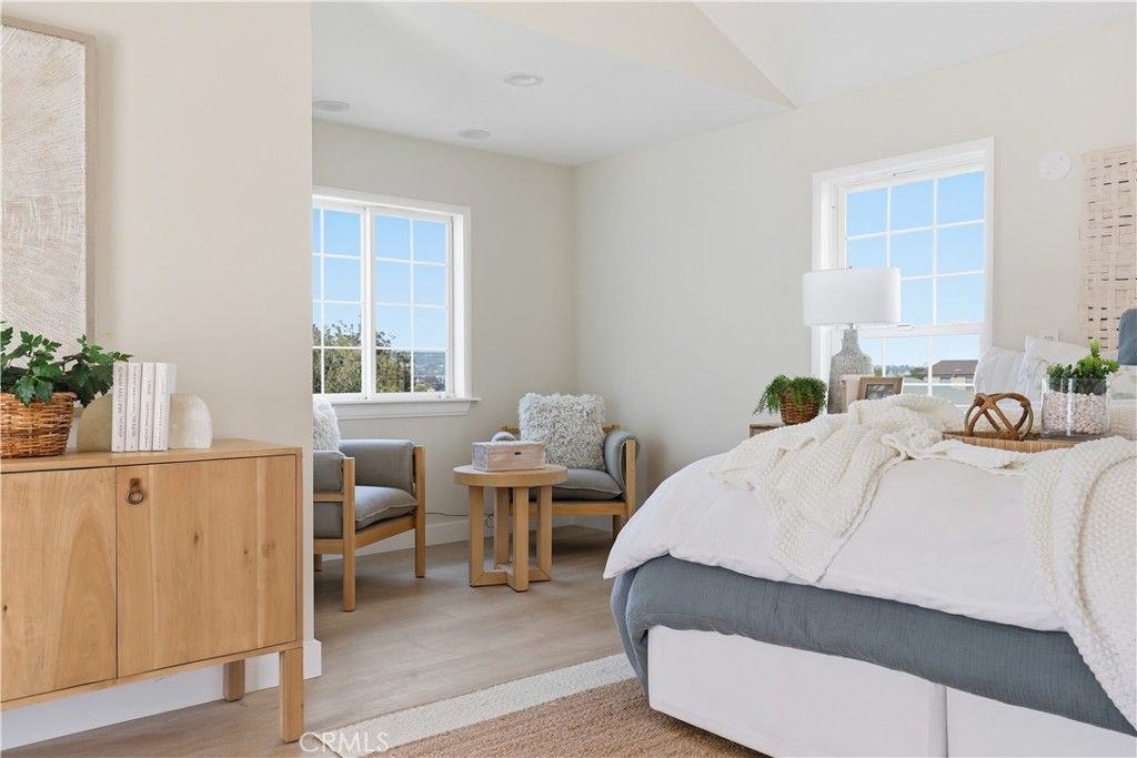 Image 24 of property listing at 6200 W 77th Street, Los Angeles, CA 90045