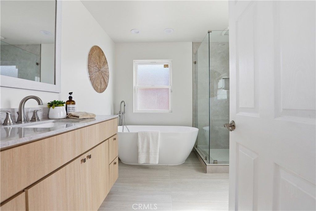 Image 27 of property listing at 6200 W 77th Street, Los Angeles, CA 90045