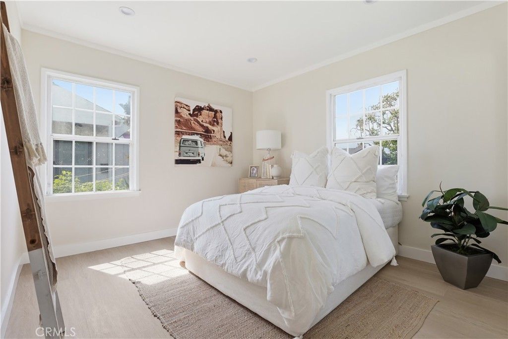 Image 32 of property listing at 6200 W 77th Street, Los Angeles, CA 90045
