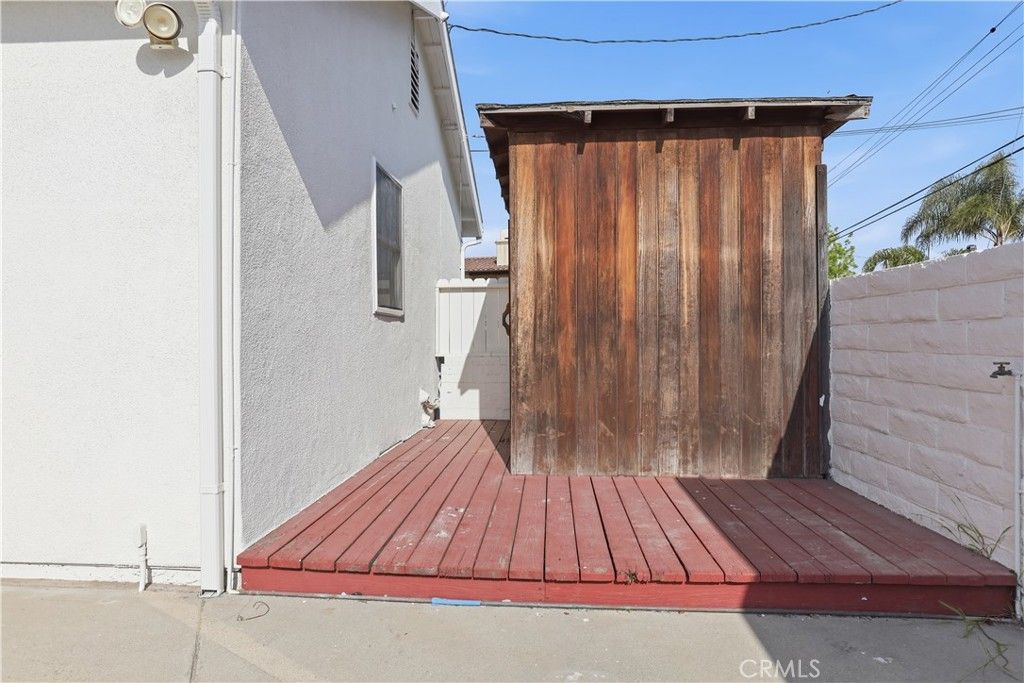 Image 54 of property listing at 6200 W 77th Street, Los Angeles, CA 90045