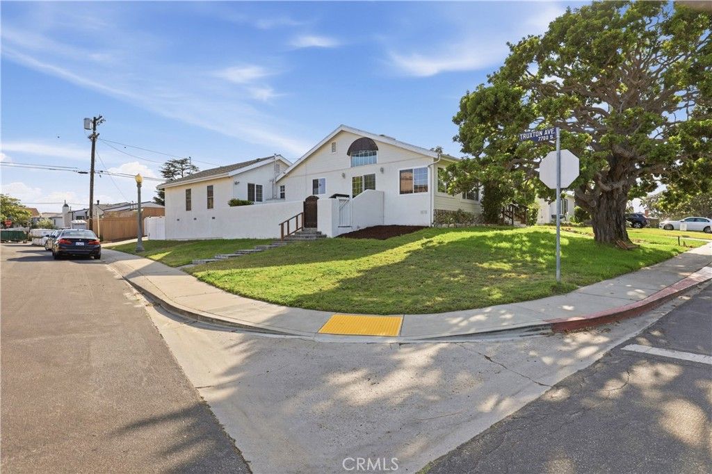 Image 59 of property listing at 6200 W 77th Street, Los Angeles, CA 90045