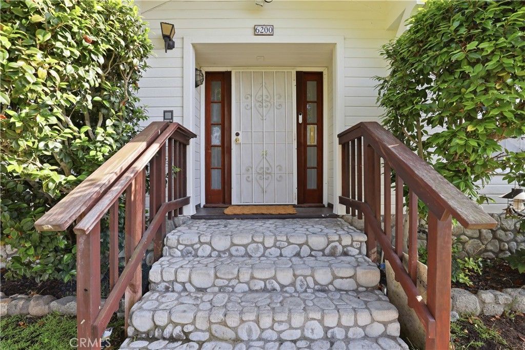 Image 61 of property listing at 6200 W 77th Street, Los Angeles, CA 90045