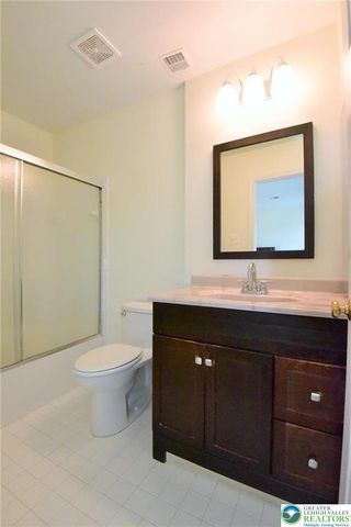 1600 Oakridge Lane, Hellertown Boro, PA 18055
