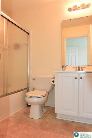 1600 Oakridge Lane, Hellertown Boro, PA 18055
