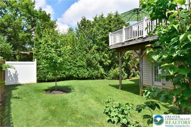 1600 Oakridge Lane, Hellertown Boro, PA 18055