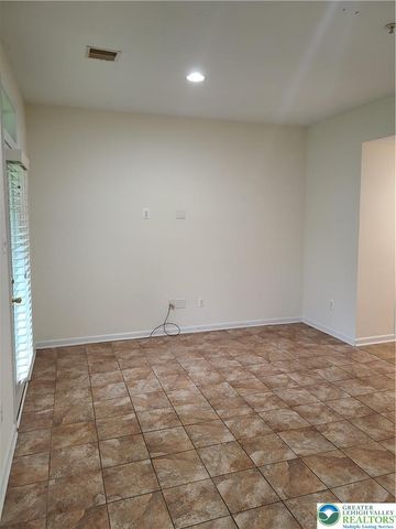 1600 Oakridge Lane, Hellertown Boro, PA 18055