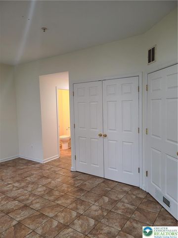 1600 Oakridge Lane, Hellertown Boro, PA 18055